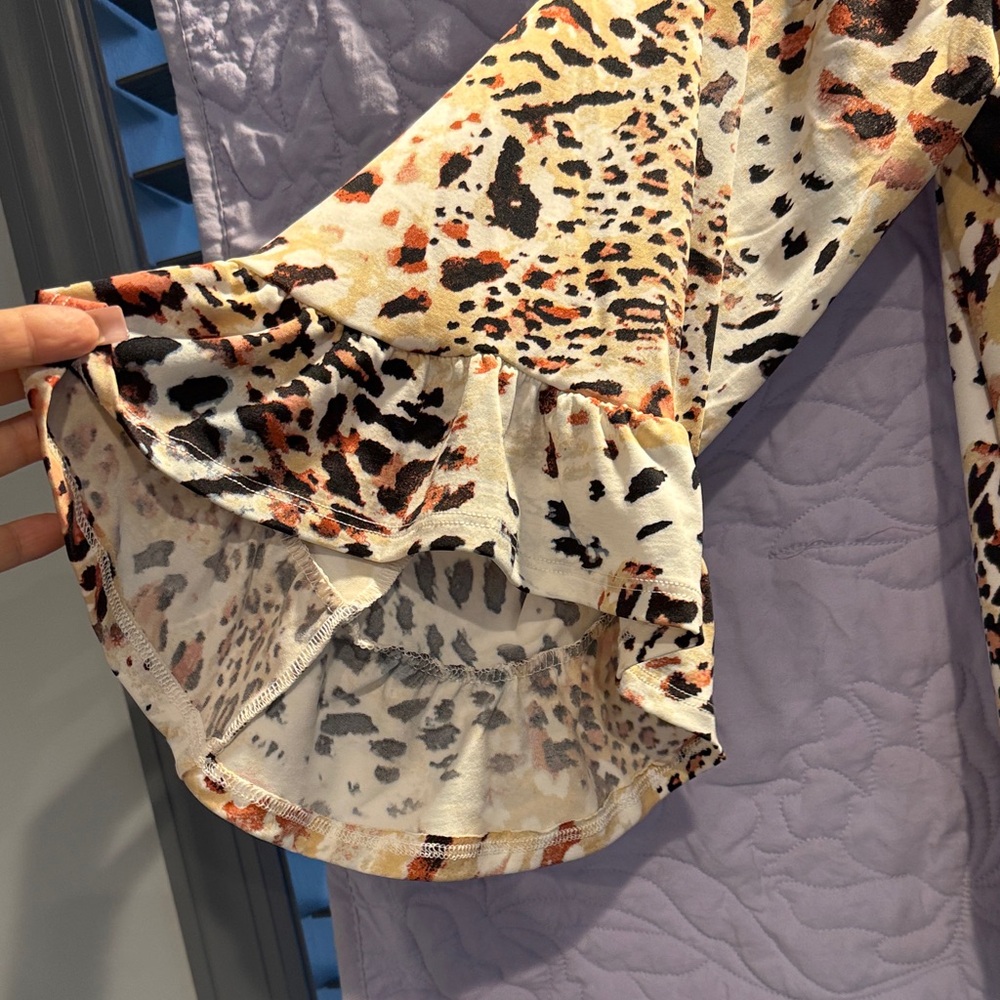 Leopard Print Women's Top - Picture 3 of 4